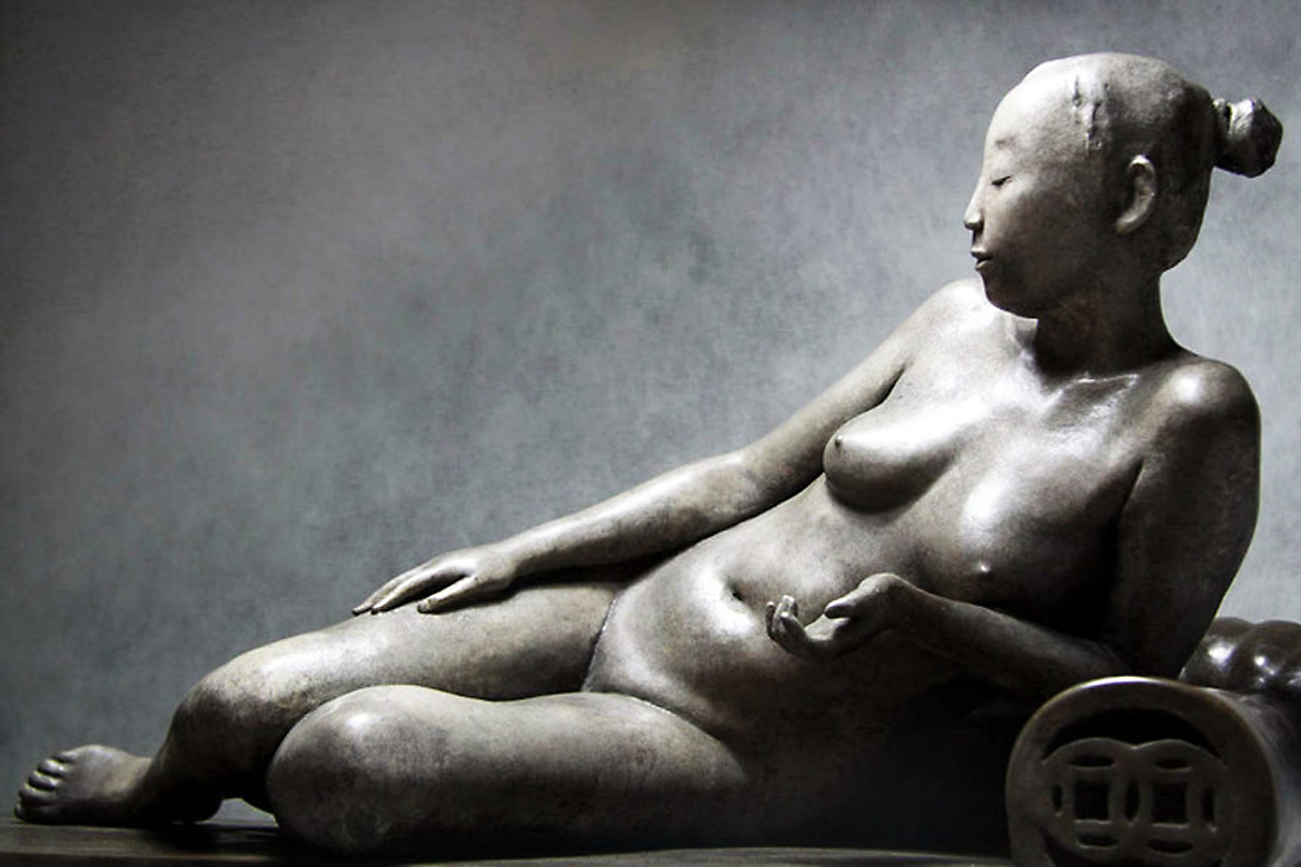女人体铸铜雕塑