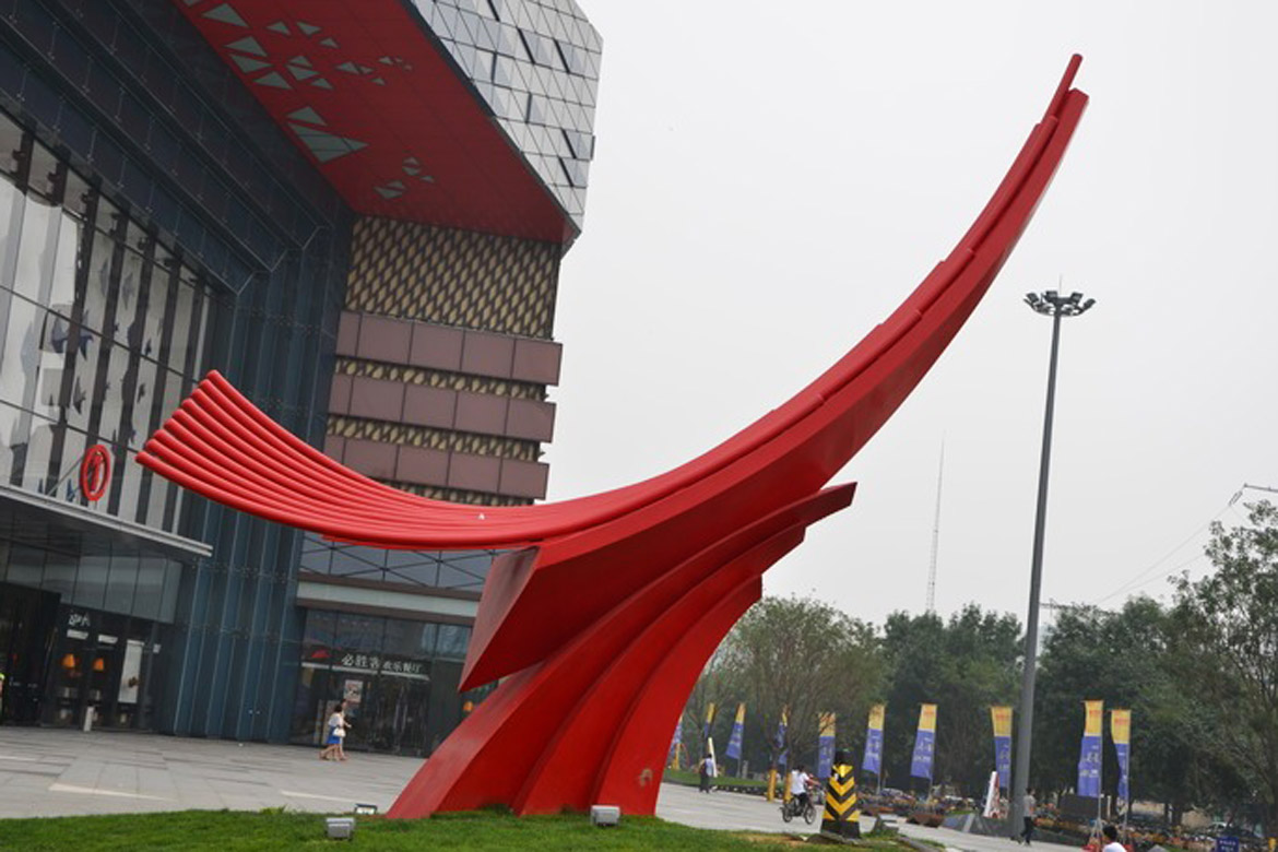 博仟城市雕塑厂家的潍坊万达广场红色向上大型园林景观不锈钢户外雕塑