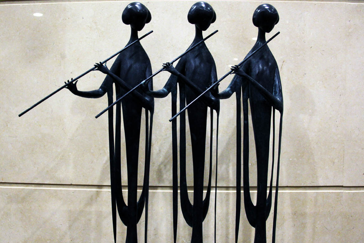 博仟锻铜雕塑厂锻造的于世宏的紫竹架上雕塑