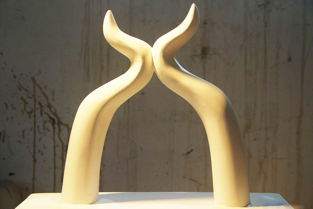 博仟ky开元官网创作的惊蛰树脂雕塑