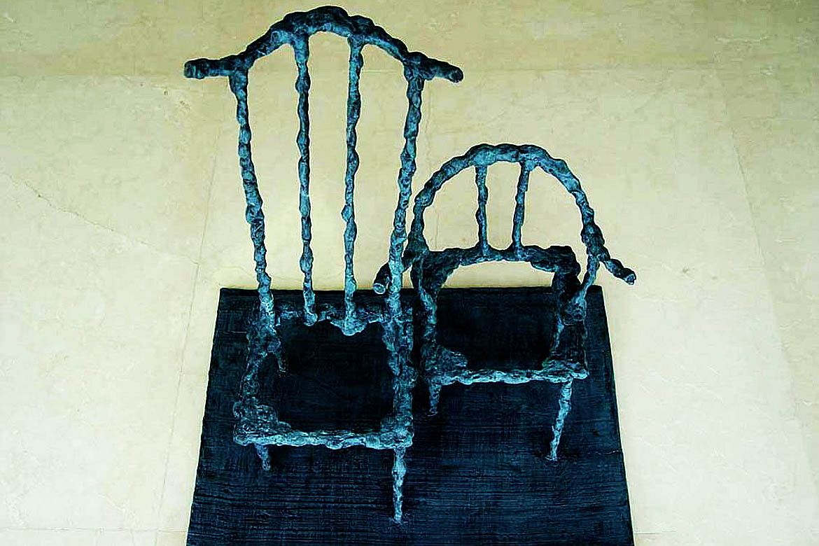 现代创意雕塑椅子化学着色铸铜材质