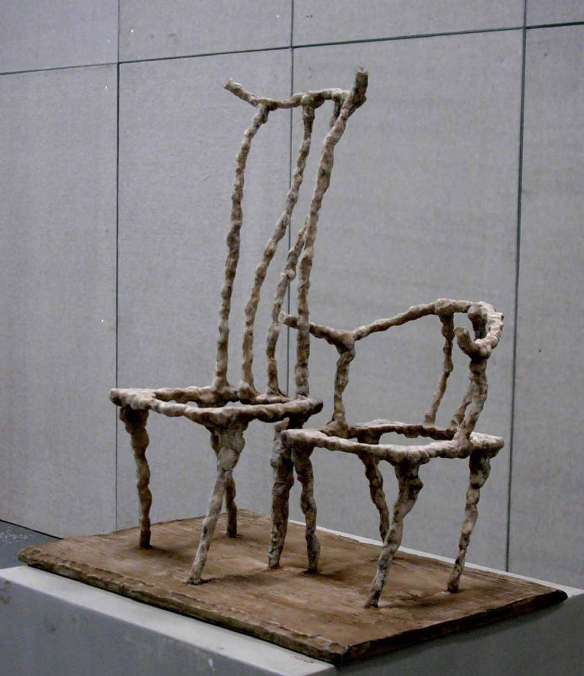 博仟ky开元官网创作的椅子现代创意雕塑小稿侧面高清图