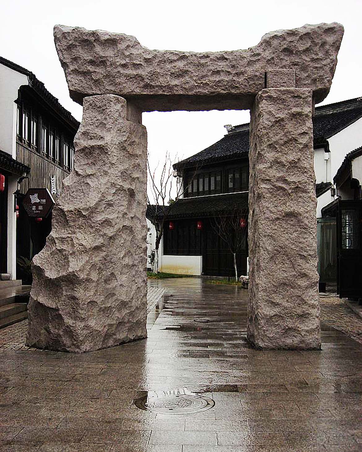 博仟ky开元官网塑造的石雕雕塑下雨后的娑罗门