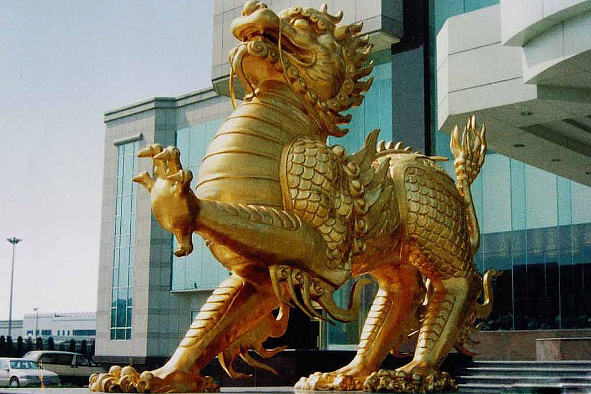 博仟ky开元官网创作的鎏金狮子雕塑