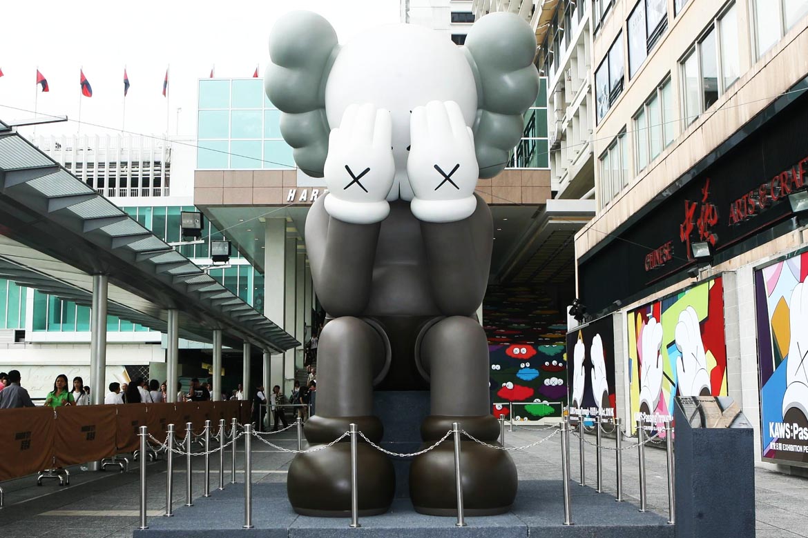 坐落在商场的大型小丑卡通人物雕塑