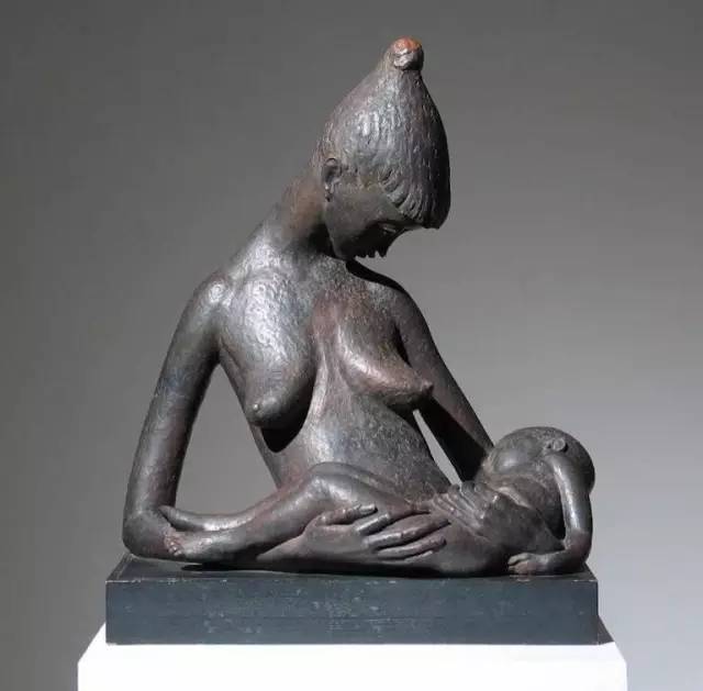 母乳现代人体树脂雕塑
