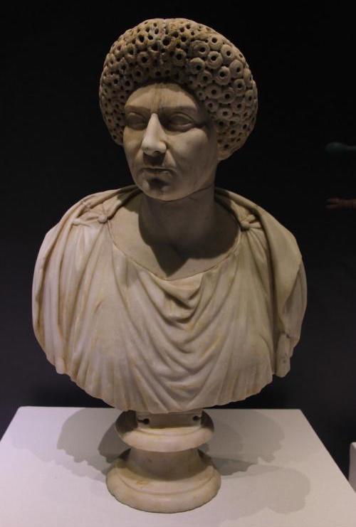 弗拉维罗马人物雕塑妇女像