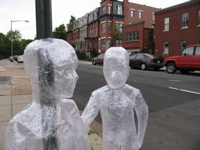 小孩透明树脂人物雕塑