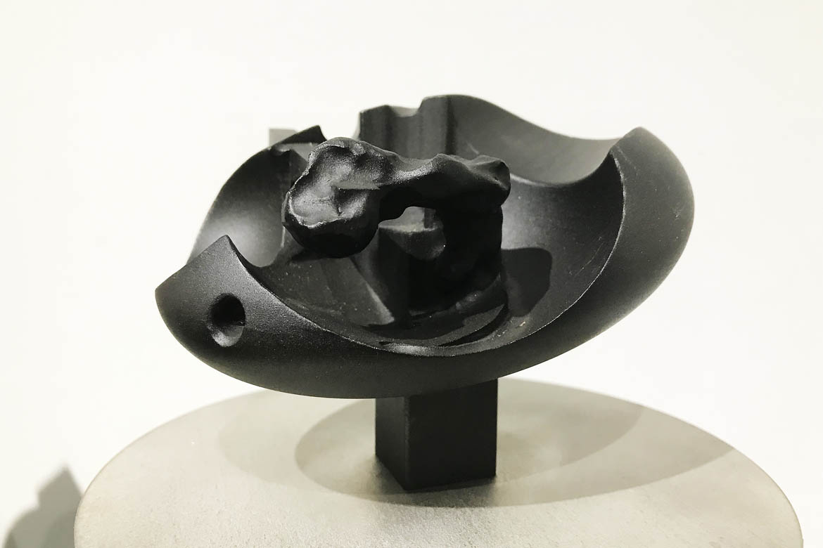 黑色球体抽象不锈钢板锻造雕塑