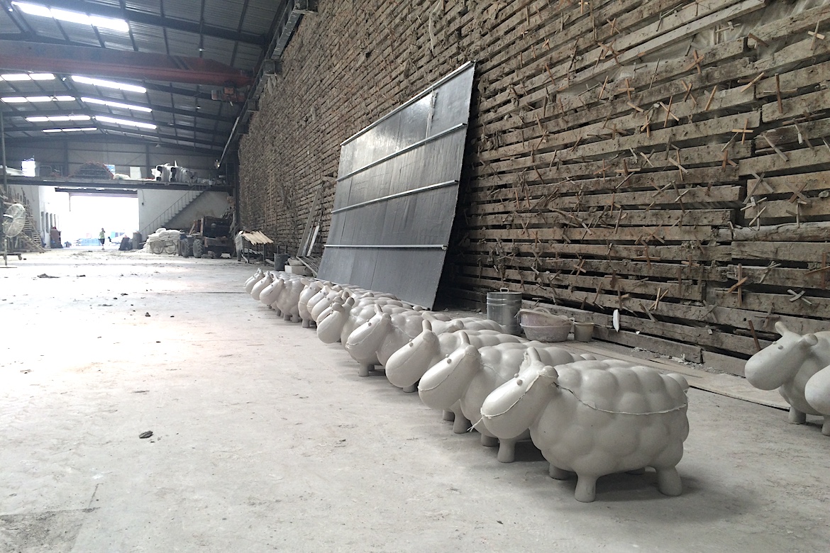 博仟雕塑厂玻璃钢雕塑翻制过程