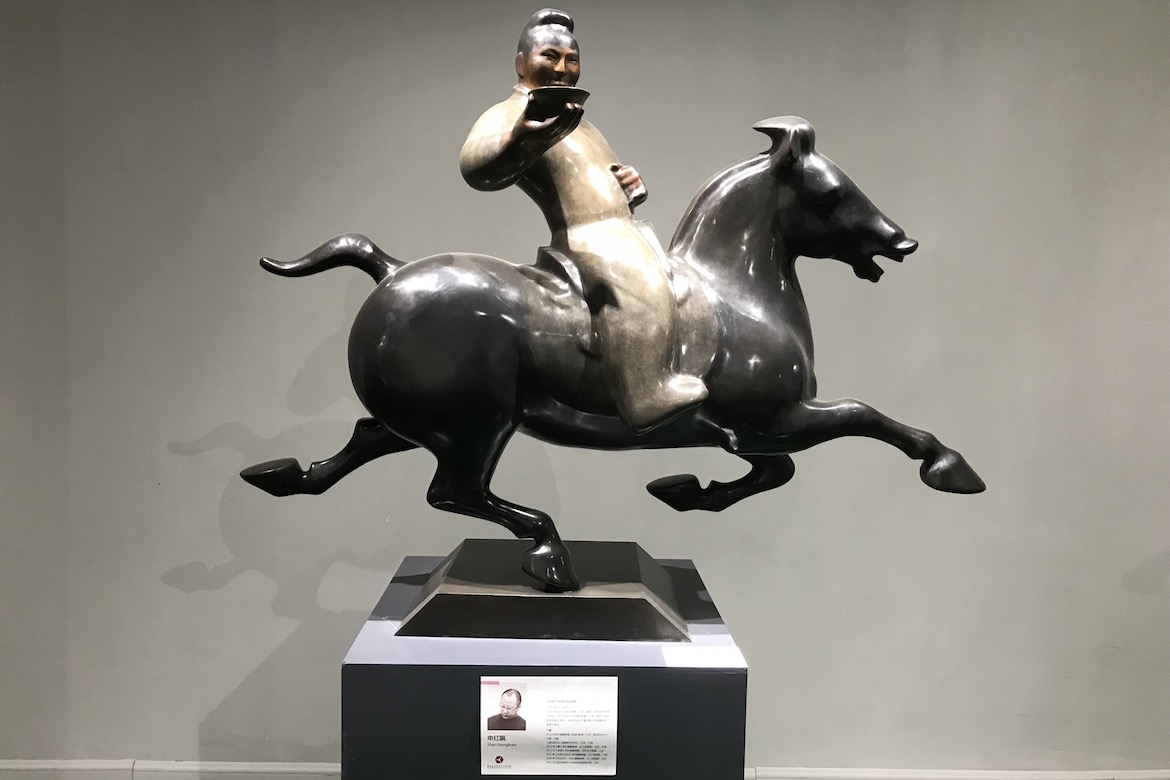 将军骑马雕塑