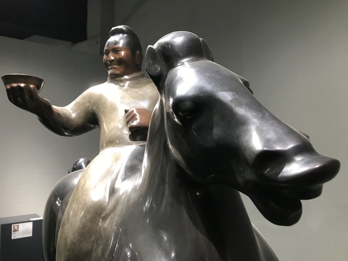 蒙古将军骑马雕塑