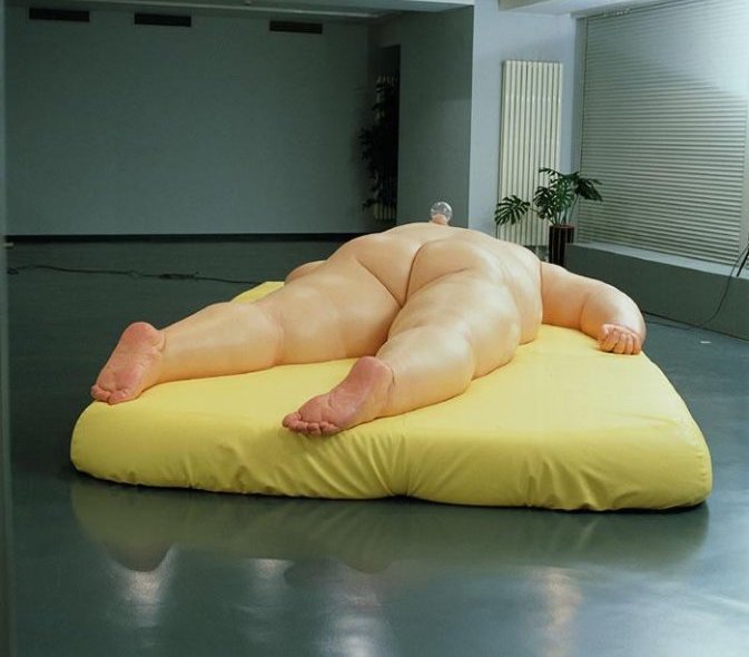床垫胖子雕塑